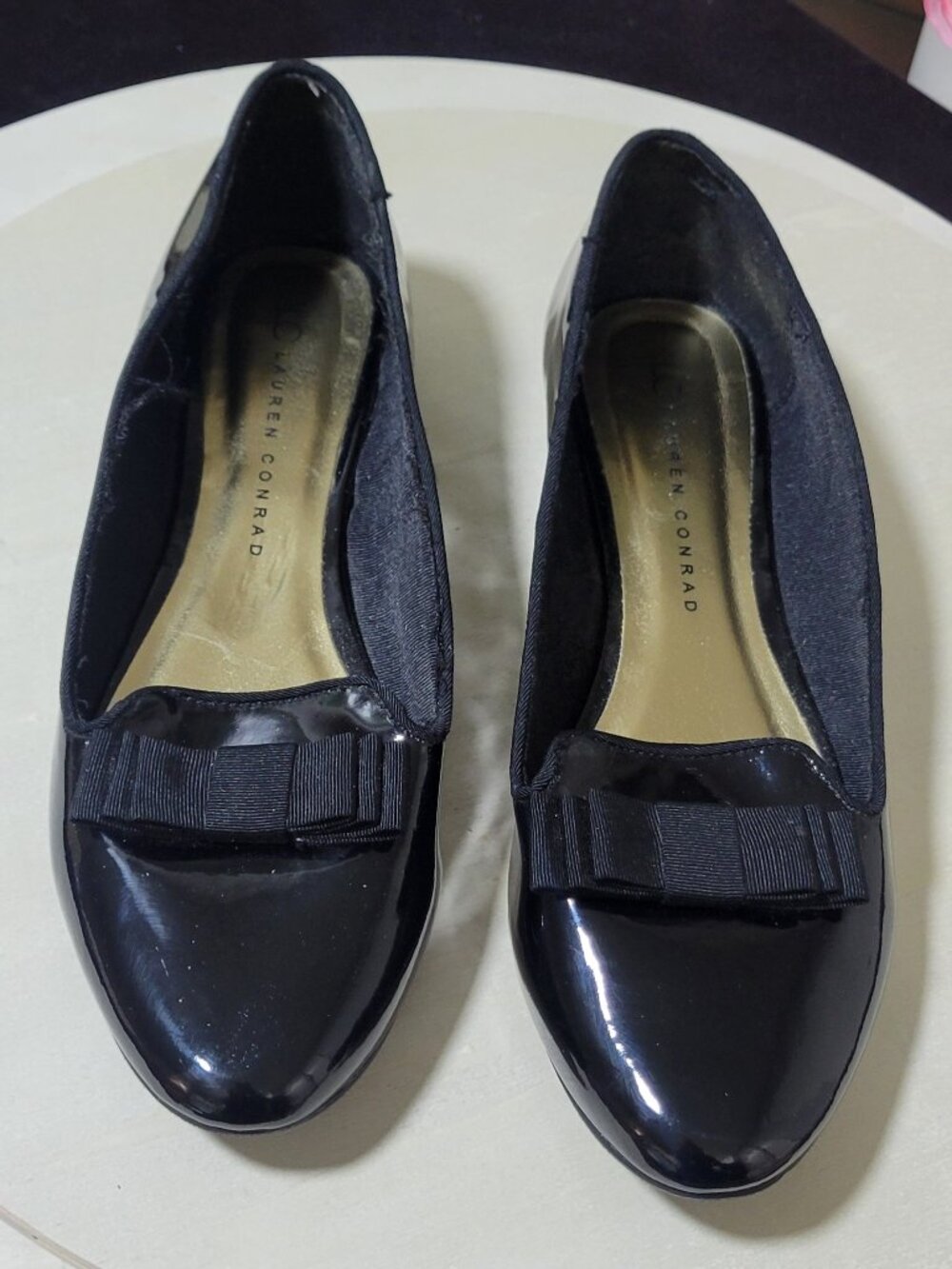LC - Lauren Conrad Black Faux Patent Leather Loafers [Item # SF02]